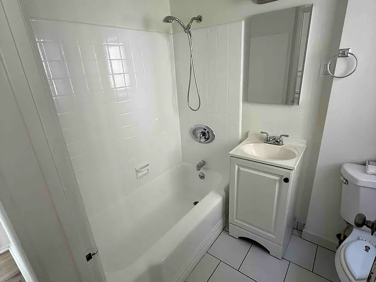 302 N Louise St #19 — Photo 9