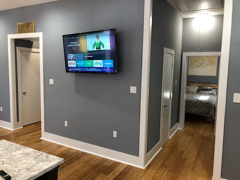 512 S Telemachus St — Photo 10