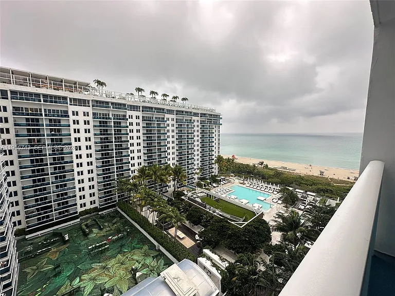 2301 Collins Ave #1421 — Photo 14