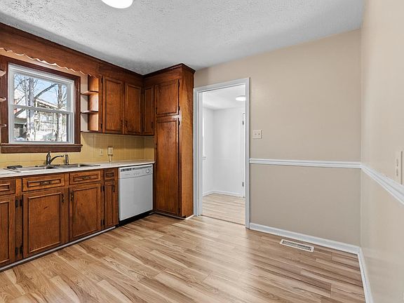 4th image of 281 Old Wright Shop Rd