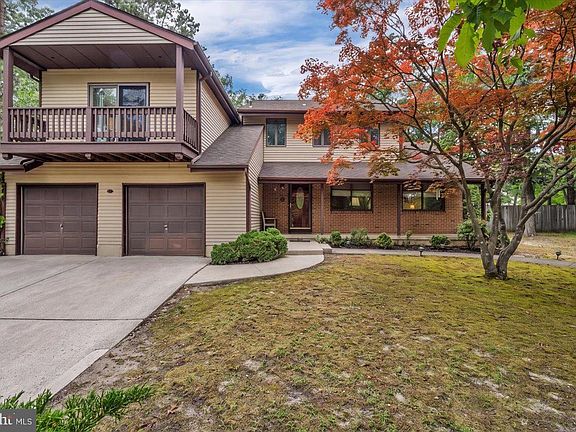 3rd image of 23 Hartley Ln
