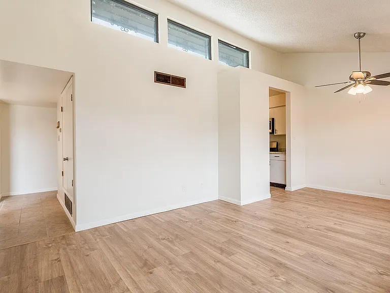 157 Sunset Pl SW — Photo 6
