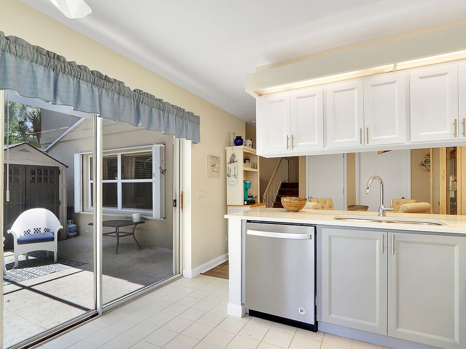 1st image of 2864 SW Lakemont Place