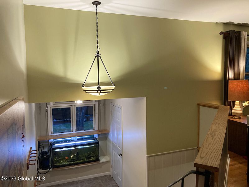 4th image of 2175 Foxhill Drive