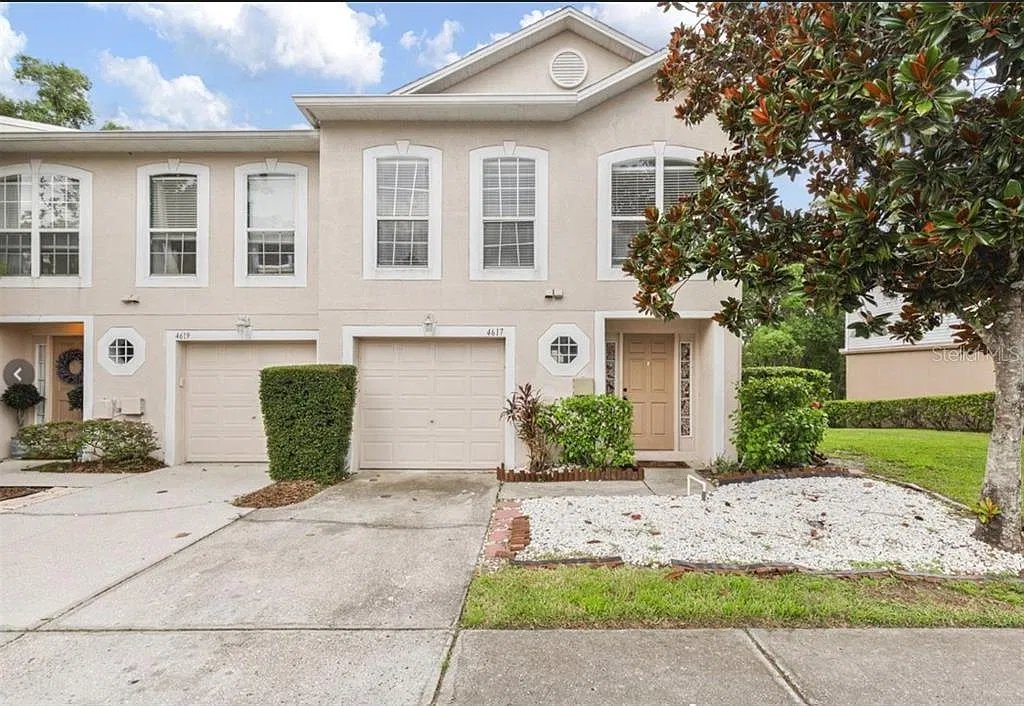 3 bed, 2.5 bath, 1764 sqft, $1,995 — Photo 1