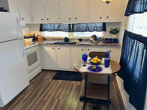 5th image of 2201 Ocean View St