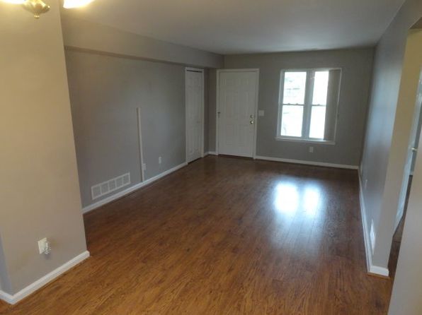 1656 Emerson Cir, Rochester, MI 48307