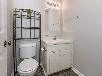 2 bed, 1.5 bath, 925 sqft, $1,400 — Photo 4