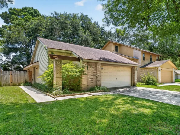 16606 Quiet Trail Dr, Humble, TX 77396