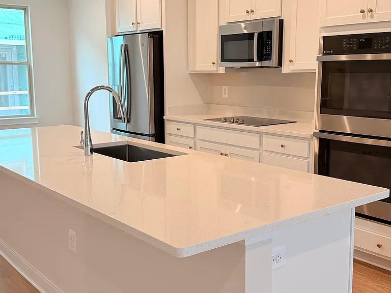 2108 Acadia Rd — Photo 3