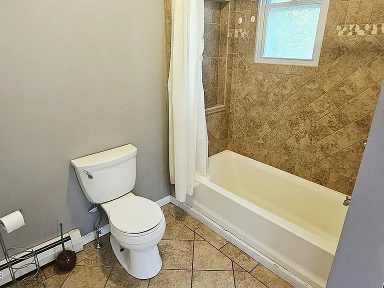 1631 Vine St — Photo 9