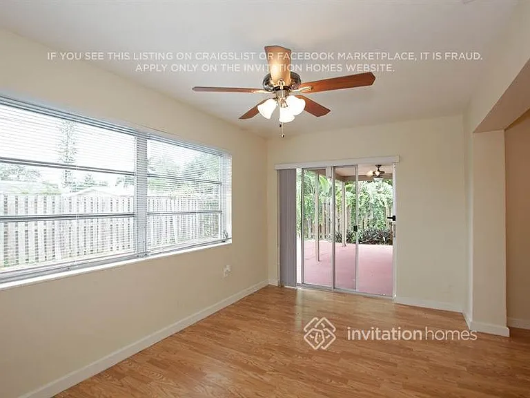 8407 NW 26th St — Photo 4
