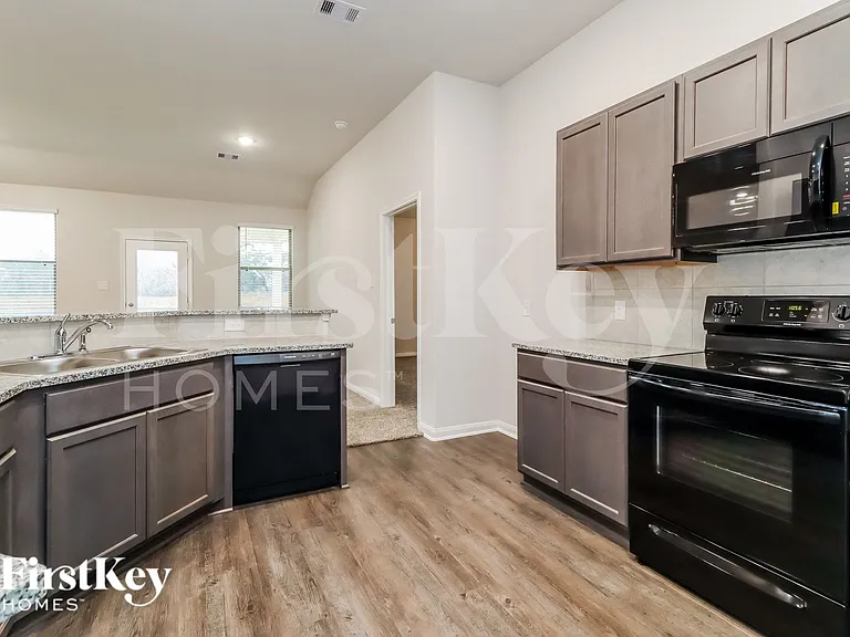 14755 Country Club Dr — Photo 8