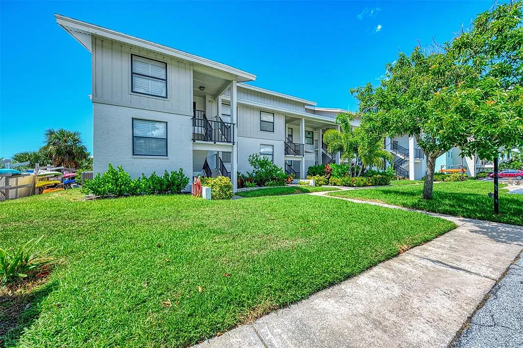 2 bed, 2.0 bath, 1223 sqft, $3,500 — Photo 2