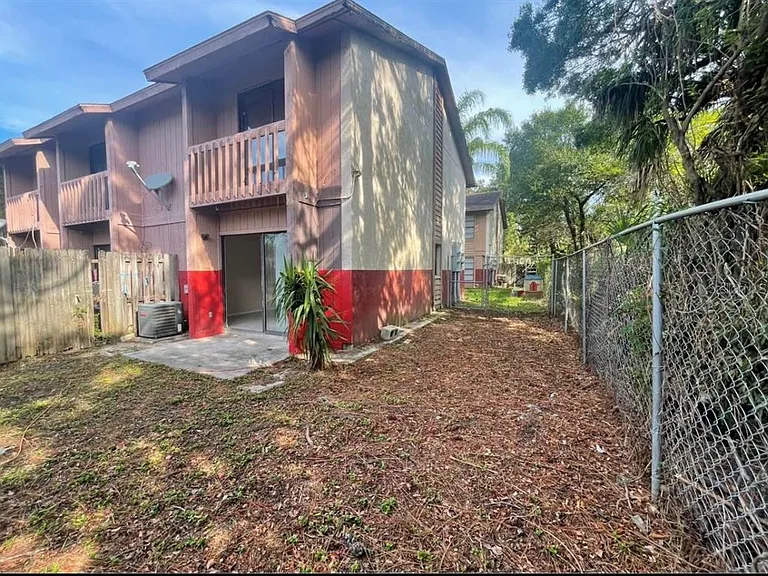 890 Mecca Dr #4 — Photo 1