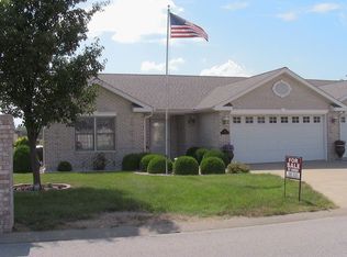 608 Lake Harbor Dr, Marion, IL 62959