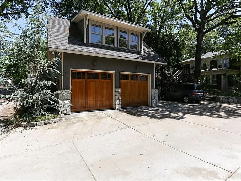 780 Clemont Dr NE — Photo 13