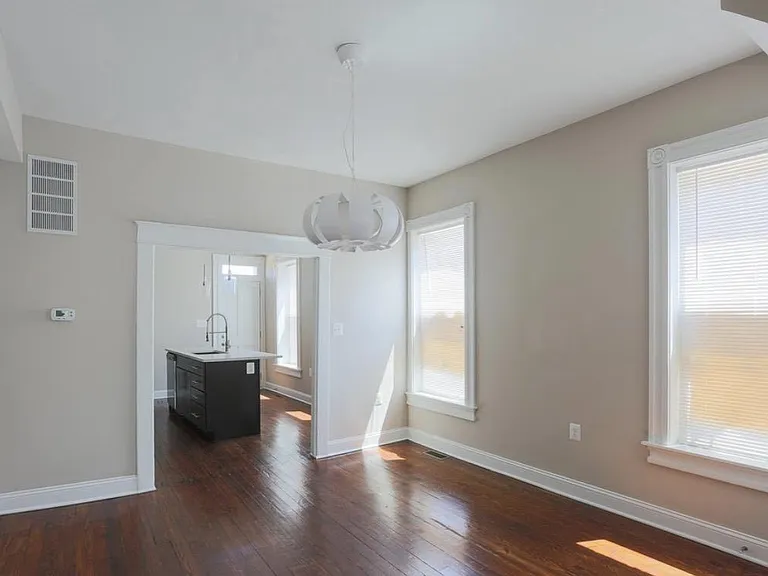 901 N Montford Ave — Photo 6
