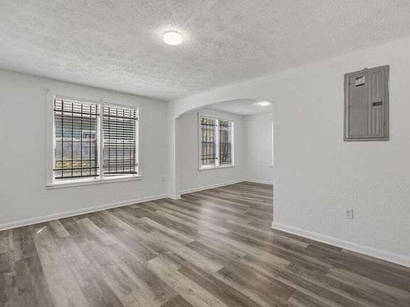 3rd image of 1216 W 24th St #1