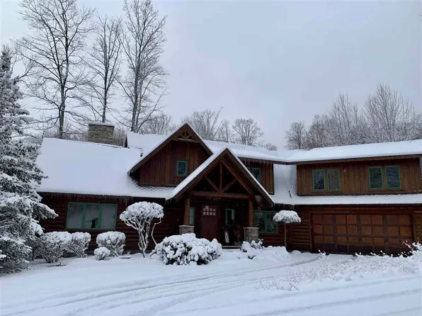 1227 Andover Club Dr, Harbor Springs, MI 49740