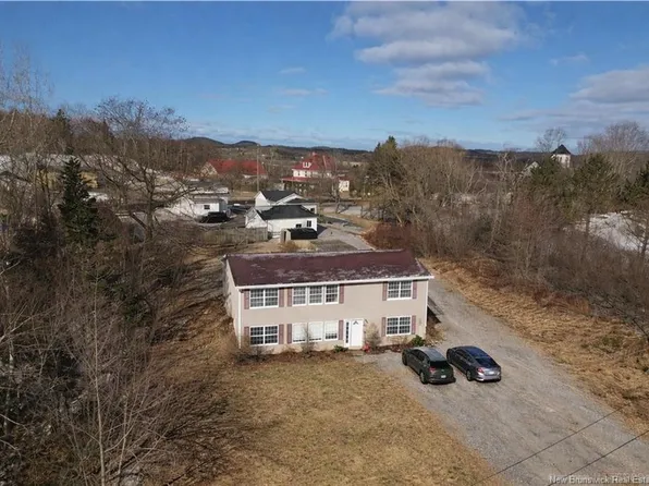 15 Brookside Ln, Saint George, NB E5C 1A5