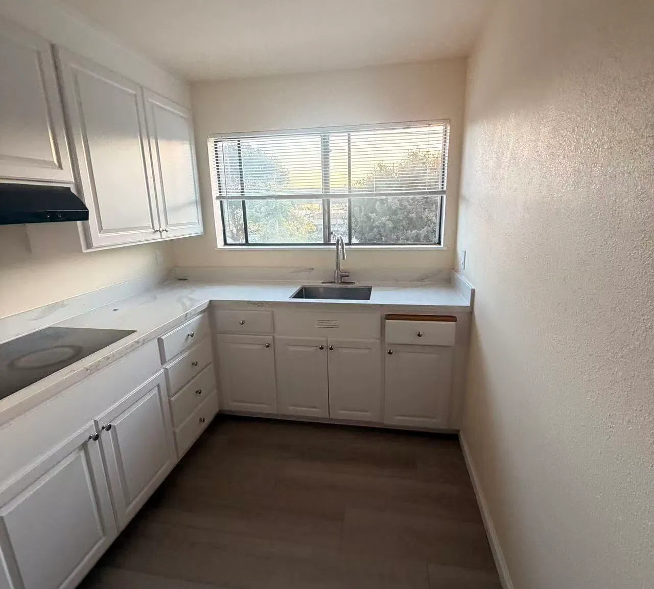 1 bed, 400 sqft, $2,300 — Photo 4