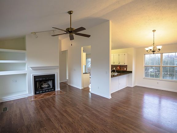 4th image of 213 Fairfield Dr