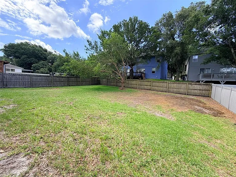 602 Sun Bluff Ln — Photo 22