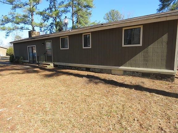 3rd image of 999 Oaklane Dr