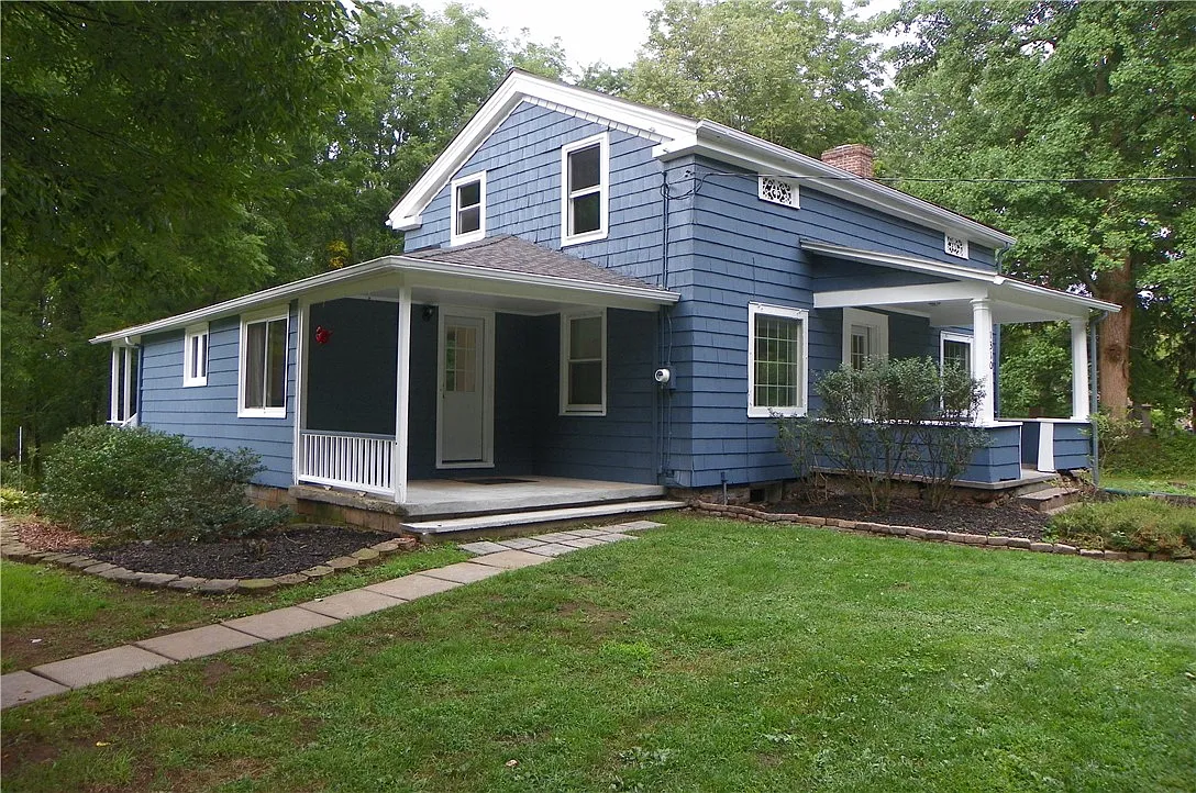 3 bed, 2.0 bath, 1403 sqft, $2,900 — Photo 1