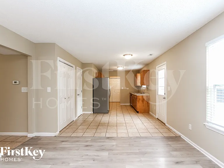 9775 Thomas Ln — Photo 4