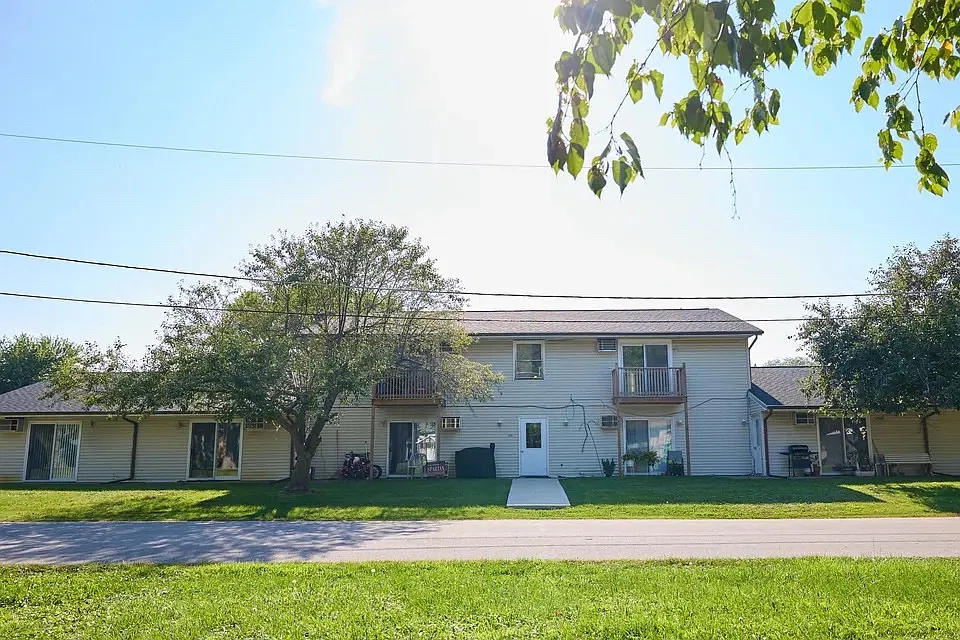108 3rd Ave #8