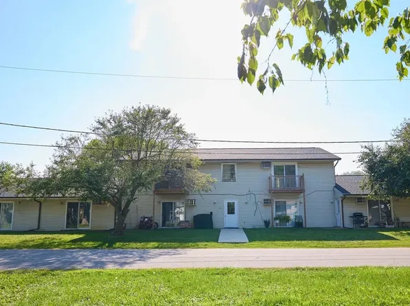 108 3rd Ave APT 8, Mendota, IL 61342