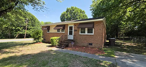 2206 Bothwell St Photo 1