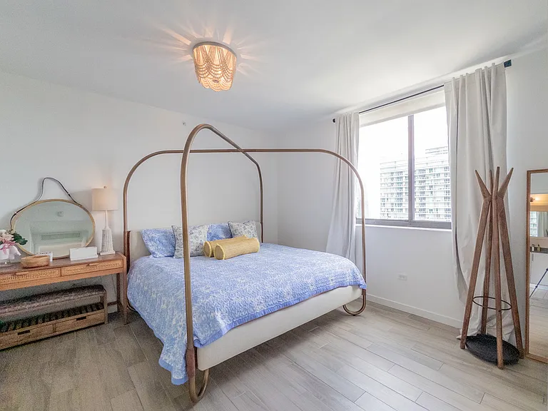 999 SW 1st Ave #3204 — Photo 8