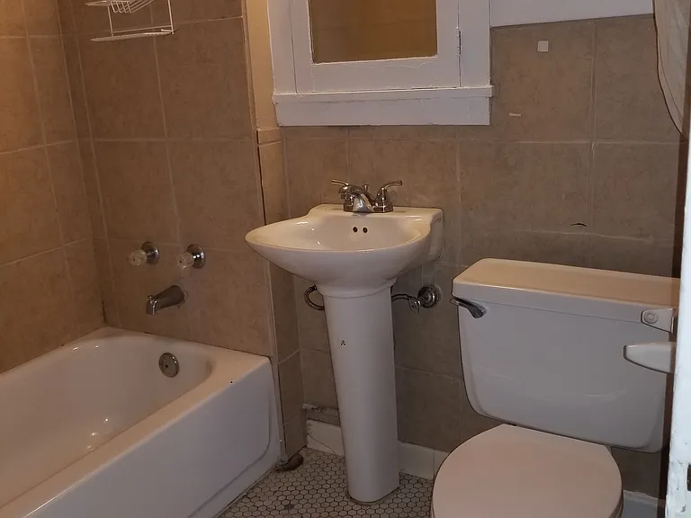 543 Park Ave #12 — Photo 18