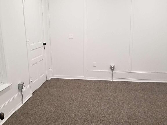 3rd image of 439 W Washington St #B