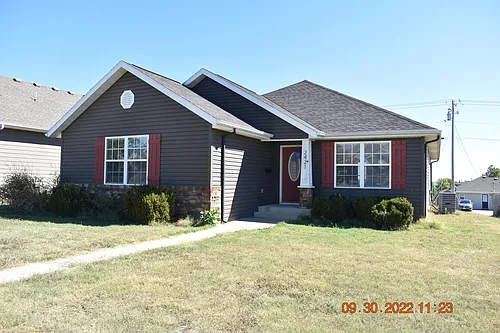2421 Empire Ave Photo 1