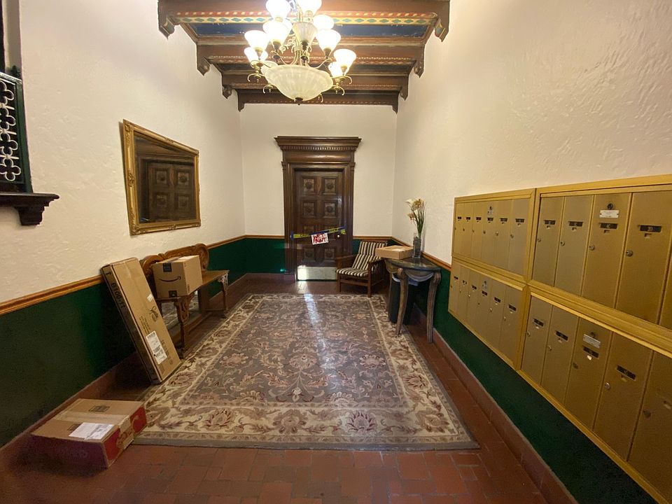 Building Photo 5
