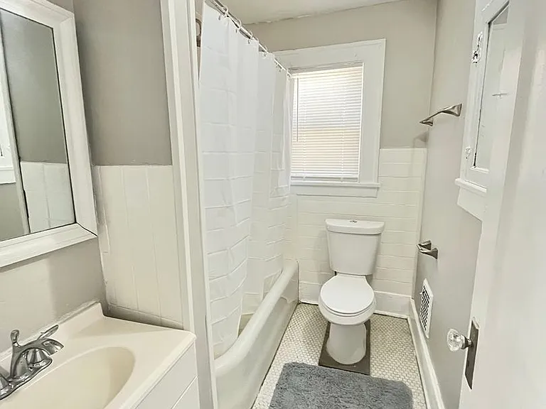77-79 Elba St — Photo 3