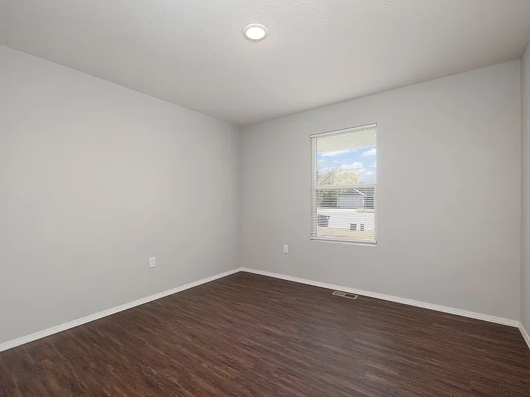 331A W Summit St — Photo 20