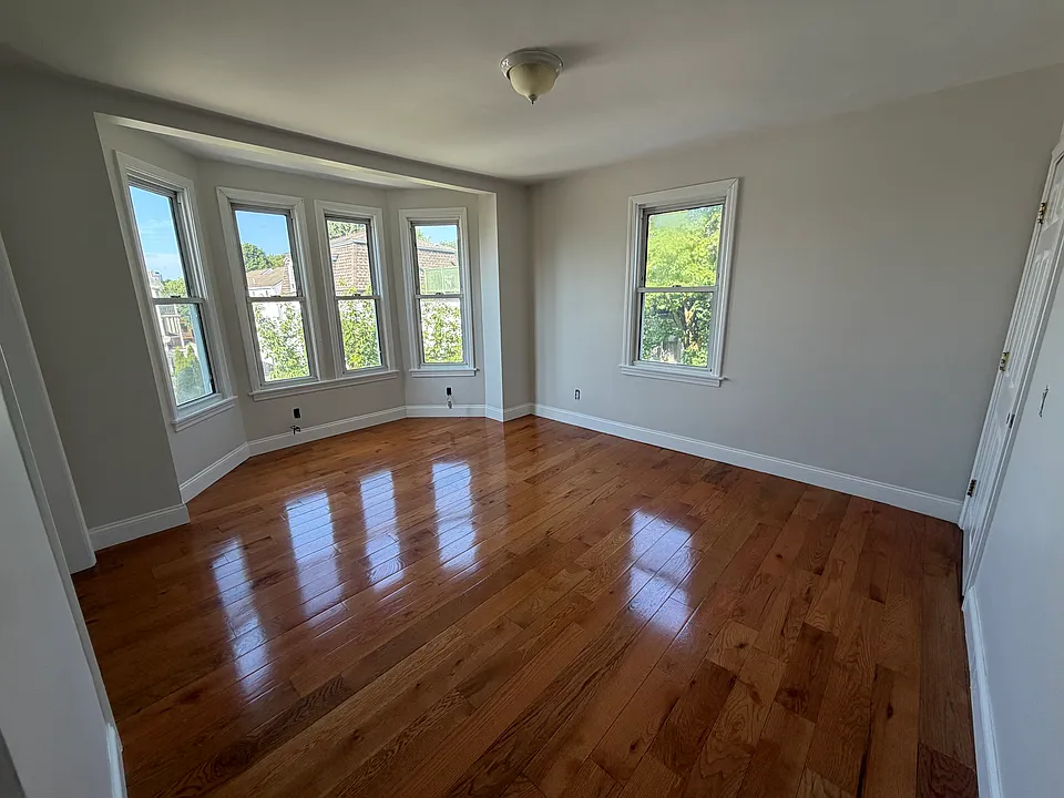 2 Hillside Ave #2