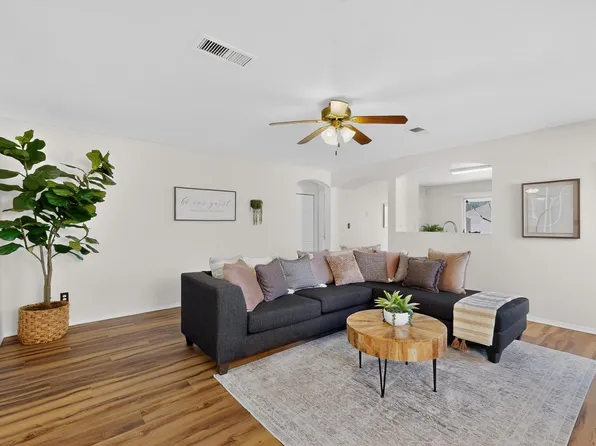 7609 Prairie Falcon Ave NW, Albuquerque, NM 87114