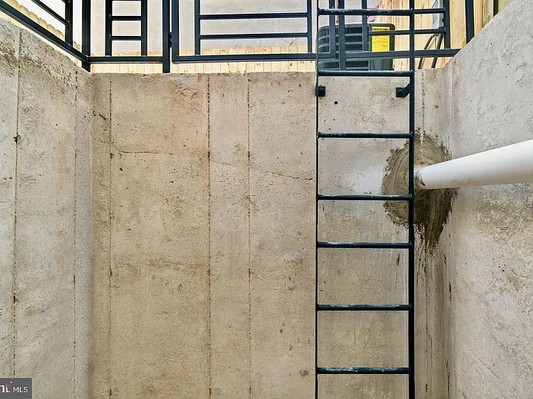 Brand New Luxury Apartments — Photo 27
