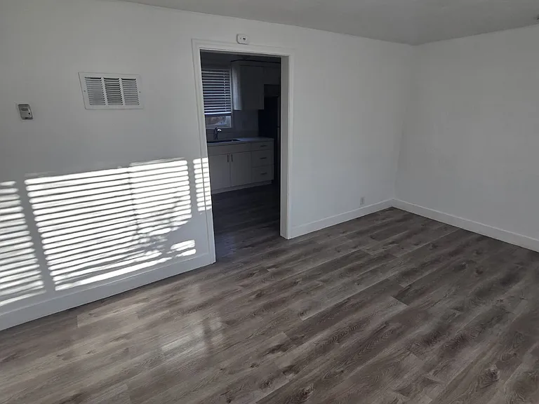 759 E Scott Ave — Photo 3