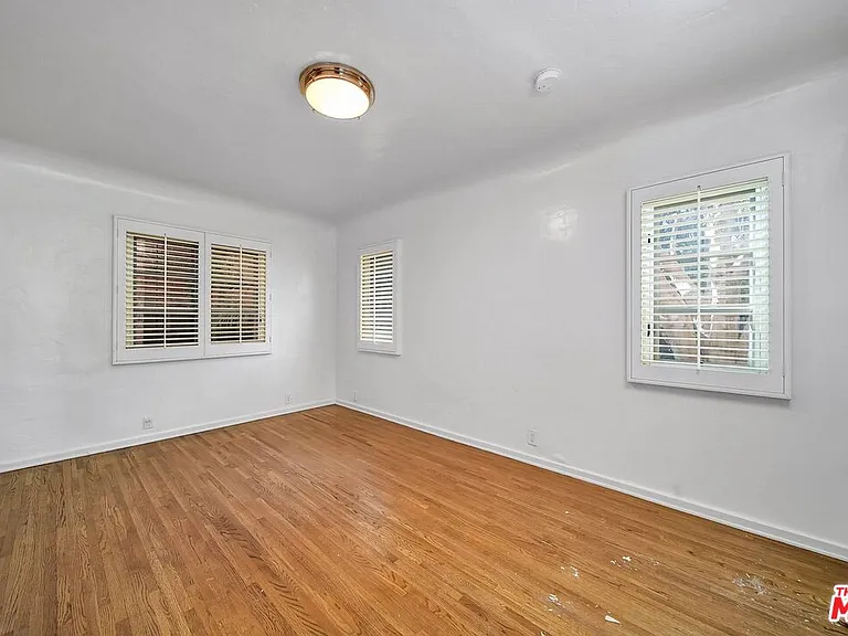 333 S Roxbury Dr — Photo 8