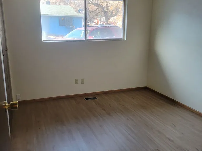 1004-1010 C Ave — Photo 8