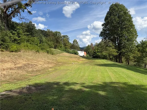 361 Madison Ave, Madison, WV 25130