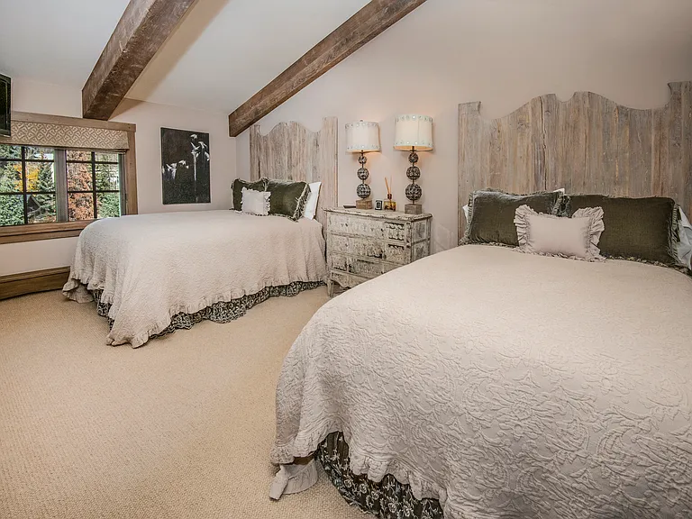 385 Gore Creek Dr #301-02 — Photo 32