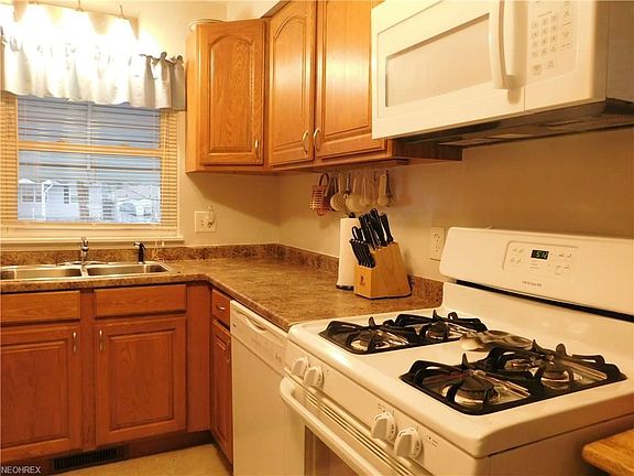 5th image of 548 Cornell Ave